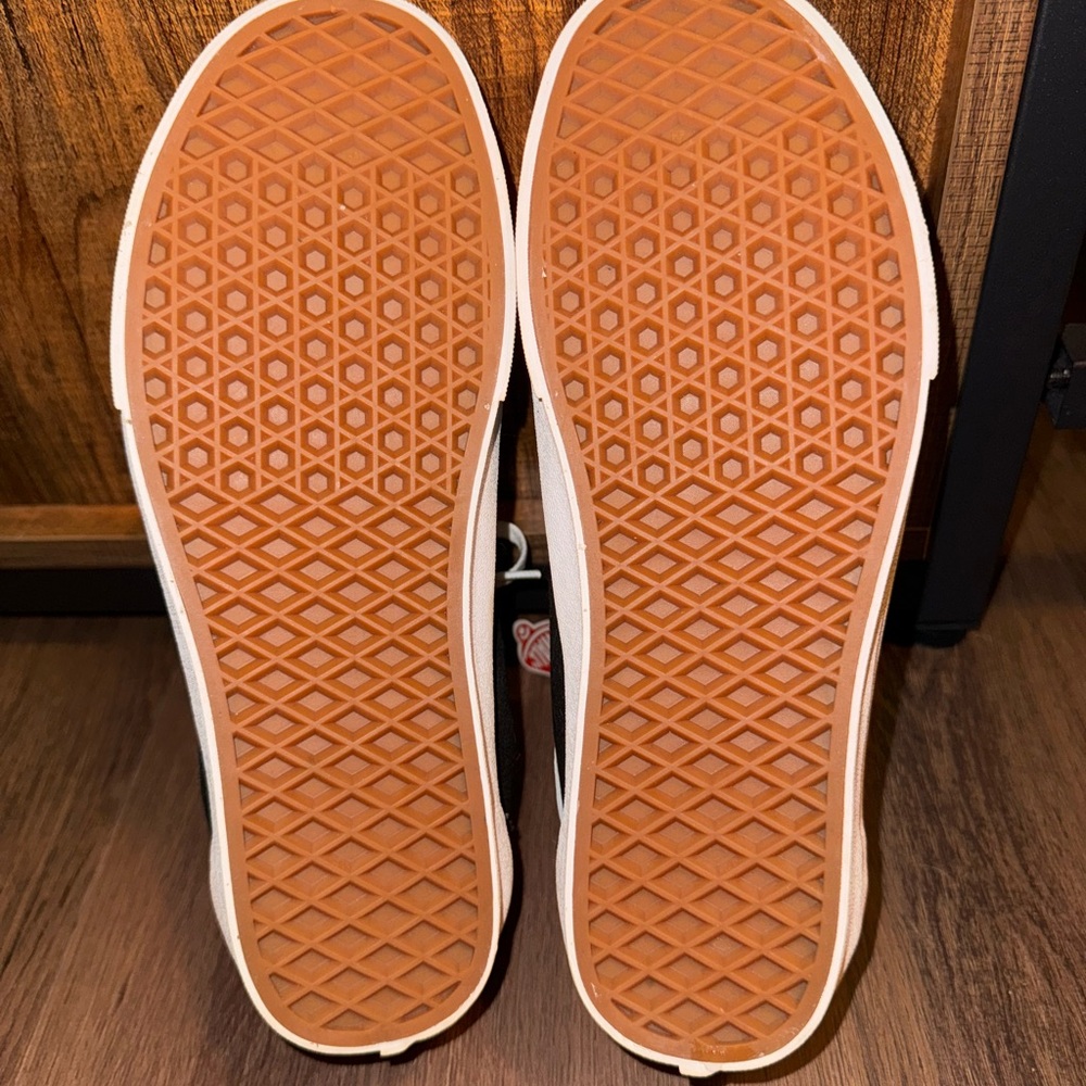 Vans - Picture 6 of 6